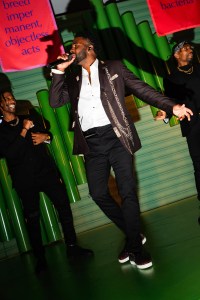 Jason Derulo performing