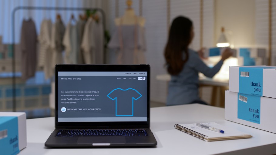 A commerce platform includes all the technology a retailer needs to manage their business, integrated into a single platform, Lightspeed says.