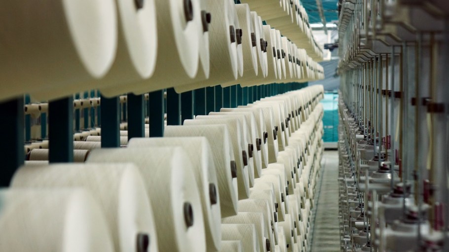 A new ITMF survey among 220 companies in the global textile value chain showed business expectations stand “on a much weaker foundation.”