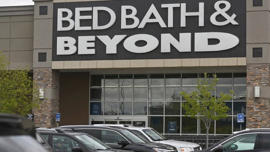 Bed Bath + Beyond and Dollar Tree Inc. announced major changes to their senior executive leaderships as Wolford advances sustainability.