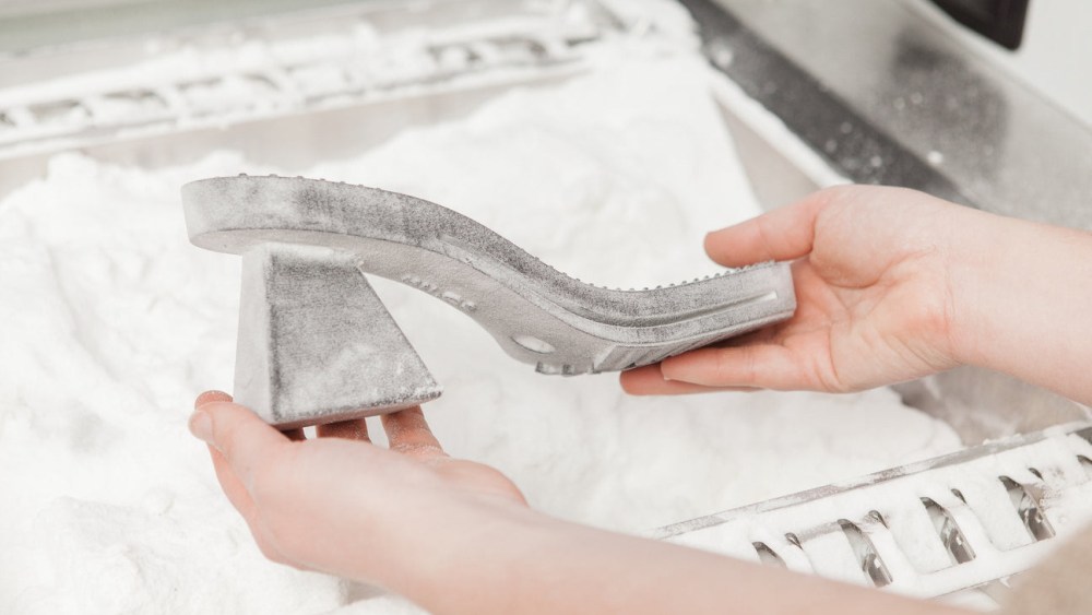 The made-to-order footwear brand Hilos is looking to help pave the way for a new understanding of the costs and benefits of sustainability.