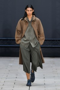 Issey Miyake Men's Spring 2023