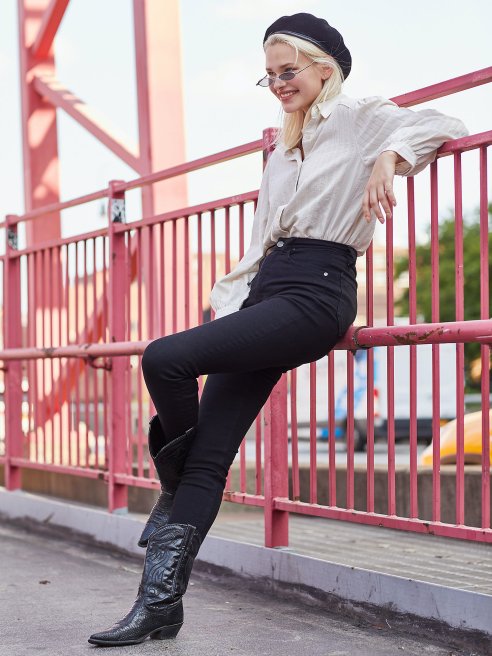 Confidence building is the goal behind Lee’s new range of alpha-sized jeans for women.