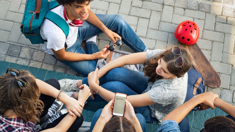 Here’s What Parents & Students Want in Back-to-School Apparel