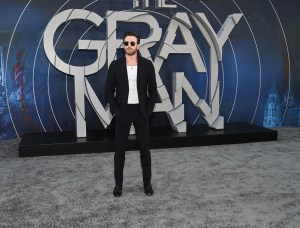 Chris Evans at the premiere of "The Gray Man" held at TCL Chinese Theatre on July 13, 2022 in Los Angeles, California.