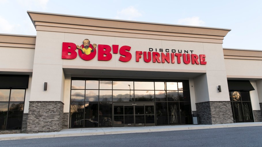 A federal judge in Manhattan has ruled that Bob’s Discount Furniture will not have to defend itself in court against allegations that it offers misleading warranties.