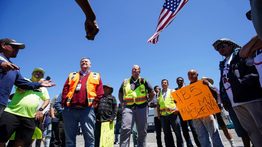 Independent truck drivers protest AB5 at the Port of Oakland