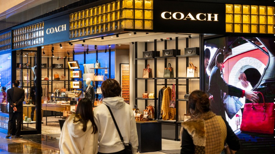 Coach and Kate Spade parent Tapestry saw sales inch up nearly 1 percent in the fourth quarter to $1.62 billion on net income of $188.8 million.