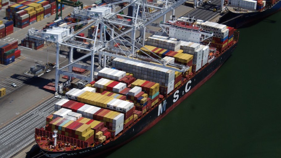 Port of Oakland volume falls on AB5 protests