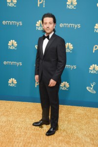 Diego Luna on the 2022 Emmy Awards red carpet.