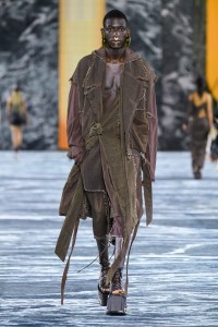 Balmain RTW Spring 2023