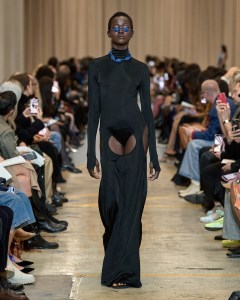 Burberry RTW Spring 2023