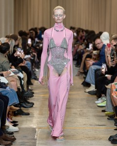 Burberry RTW Spring 2023