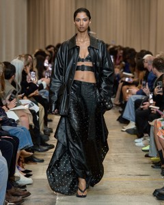 Burberry RTW Spring 2023