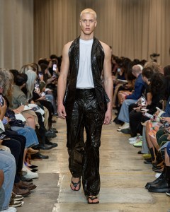 Burberry RTW Spring 2023