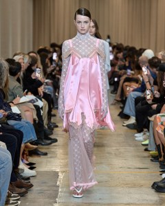 Burberry RTW Spring 2023