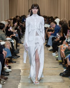 Burberry RTW Spring 2023