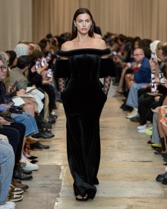 Burberry RTW Spring 2023