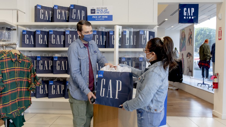 Gap Inc. brings its four-brand customer loyalty program to Canada