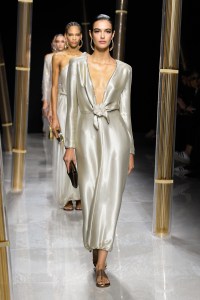 Giorgio Armani RTW Spring 2023