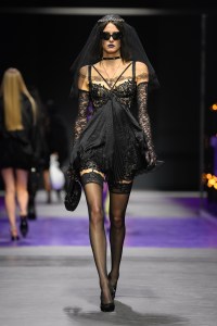 Versace RTW Spring 2023