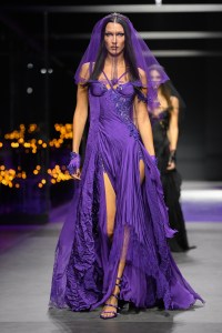 Versace RTW Spring 2023