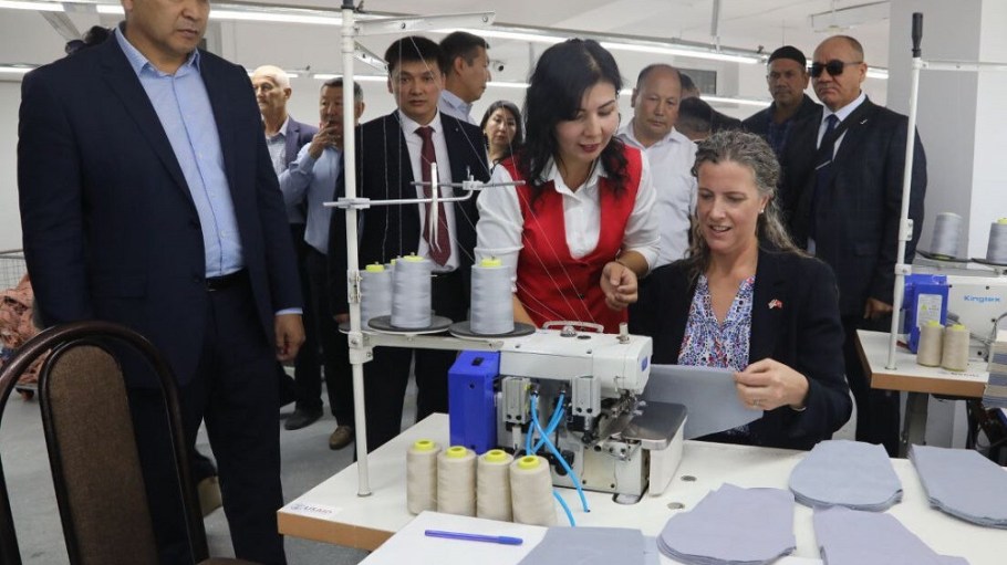 Up to 40,000 pieces of clothing per day will be produced at Pasadena Moda’s new garment factory in the Kyrgyz Republic, with equipment provided by USAID.