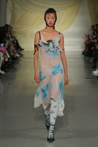 Runway at Yuhan Wang RTW Spring 2023 on September 18, 2022 in London