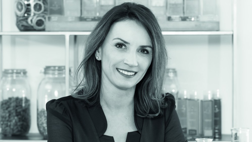 20201005 Copyright image 2020© Anna Teal, CEO of Aromatherapy Associates at it's London laboratory ahead of the announcement of its ethical B Corp certification. This image is copyright Fiona Hanson 2020©. This image has been supplied by Fiona Hanson and must be credited Fiona Hanson. The author is asserting his full Moral rights in relation to the publication of this image. All rights reserved. Rights for onward transmission of any image or file is not granted or implied. Changing or deleting Copyright information is illegal as specified in the Copyright, Design and Patents Act 1988. If you are in any way unsure of your right to publish this image please contact Fiona Hanson on07710 142 633 or email info@fionahanson.com