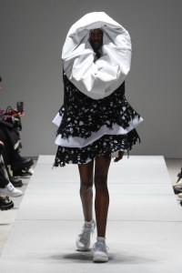 Comme Des Garcons RTW Spring 2023