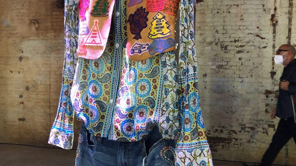 Touristic fashion and dark colors are on the horizon.