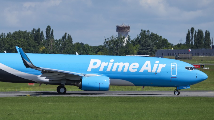 Hawaiian Airlines tapped to operate new Amazon Air aircraft in late 2023