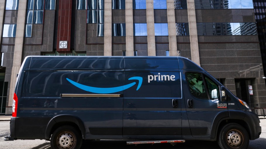 Amazon fourth-quarter projection misses analyst targets
