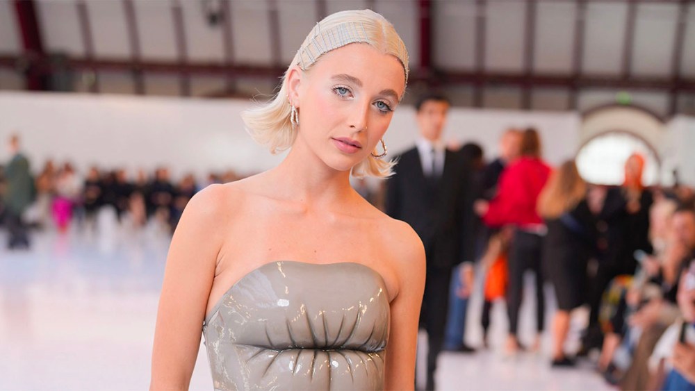 Emma Chamberlain lips dress, loewe fashion show front row at paris fashion week.