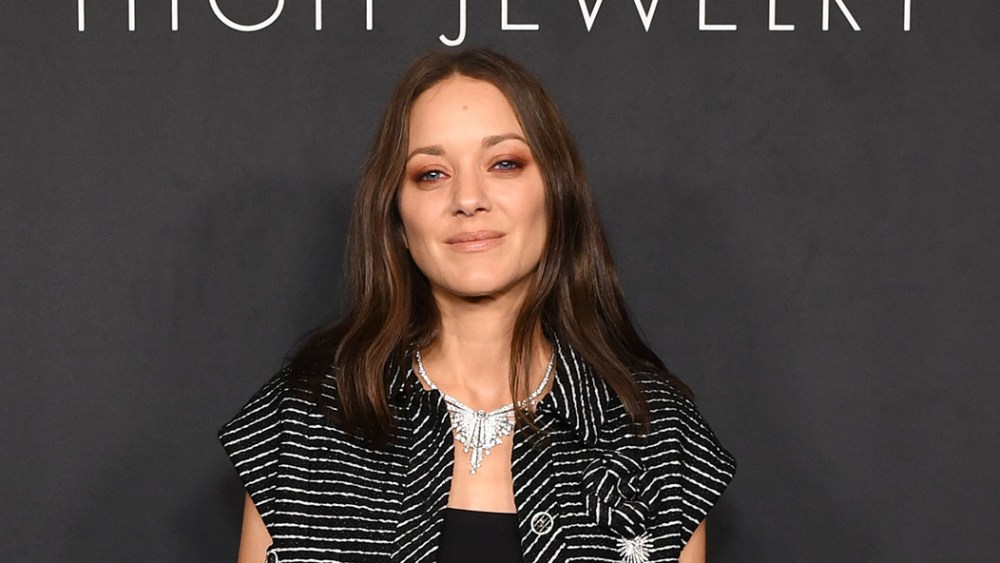 LOS ANGELES, CALIFORNIA - OCTOBER 20: Marion Cotillard attends the CHANEL dinner to celebrate the 1932 High Jewelry Collection on October 20, 2022 in Los Angeles, California. (Photo by Jon Kopaloff/Getty Images)