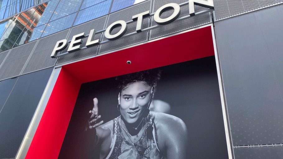 A New York judge dismissed Peloton’s lawsuit against Lululemon Athletica, leading the way for the parties to resolve a separate legal dispute in California over alleged patent infringement claims that the exercise equipment manufacturer copied several of the athleticwear seller’s product designs.