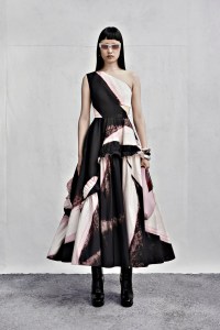Alexander McQueen Pre-Spring 2023