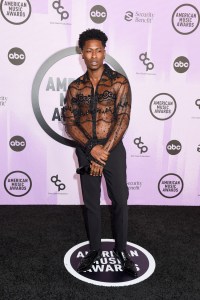 Lucky Daye at the 2022 American Music Awards held at the Microsoft Theater at L.A. Live on November 20, 2022 in Los Angeles, California.