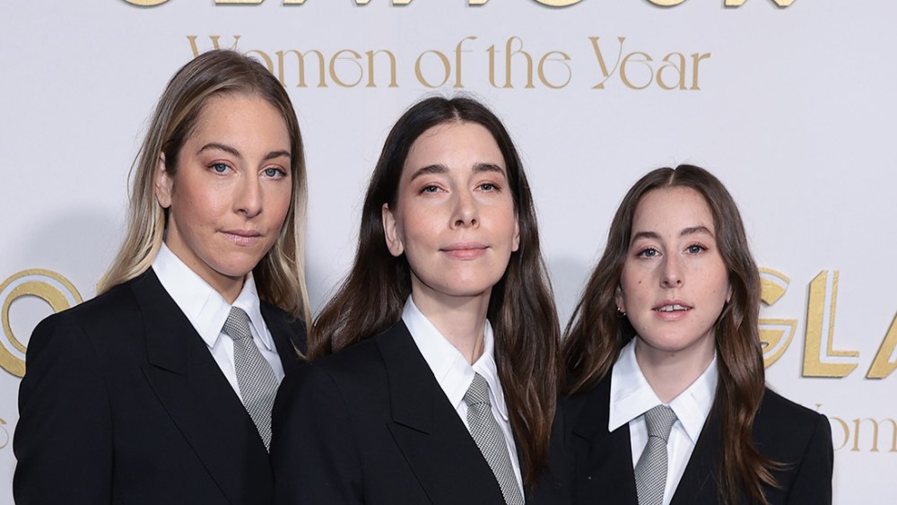NEW YORK, NEW YORK - NOVEMBER 01: (L-R) Este Haim, Danielle Haim, and Alana Haim attend as Glamour celebrates the 2022 Women of the Year Awards on November 01, 2022 in New York City. (Photo by Dimitrios Kambouris/Getty Images for Glamour)