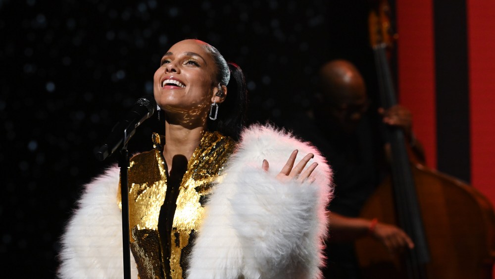 The Late Show with Stephen Colbert and musical guest Alicia Keys during Thursday’s December 8, 2022 show. Photo: Scott Kowalchyk/CBS ©2022 CBS Broadcasting Inc. All Rights Reserved.