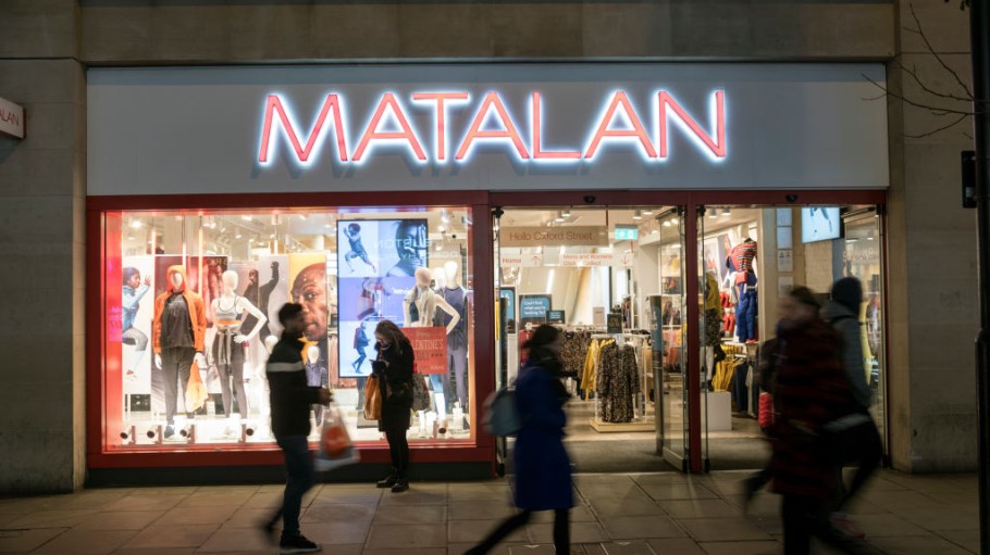 Matalan has four bidders, UK railway strikes and Scottish and Welsh governments freeze business rates, as Skechers opens Irish flagship.