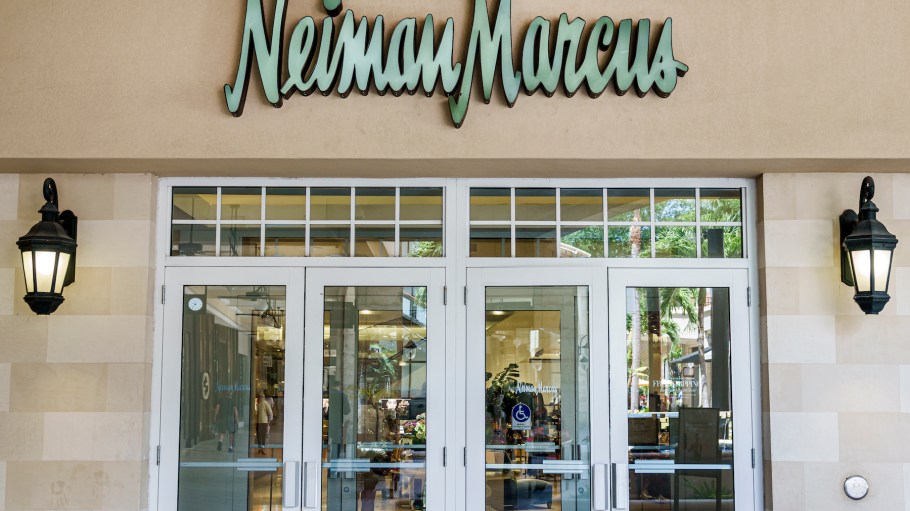 Coral Gables Shops at Merrick Park upscale outdoor shopping mall, entrance outside exterior anchor Neiman Marcus Department Store