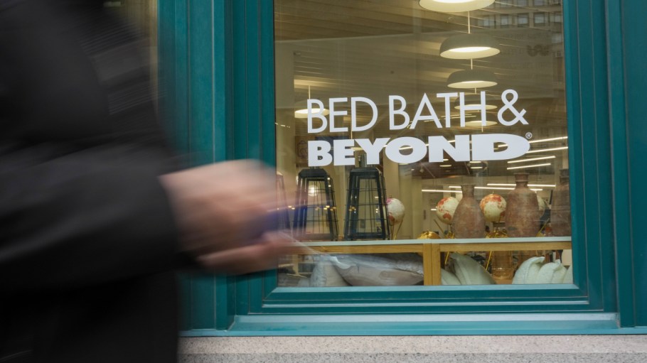 Bed Bath & Beyond admits it can’t pay debts