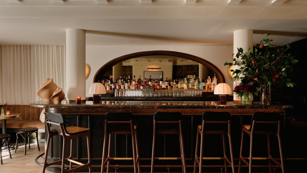 Inside Jac's On Bond