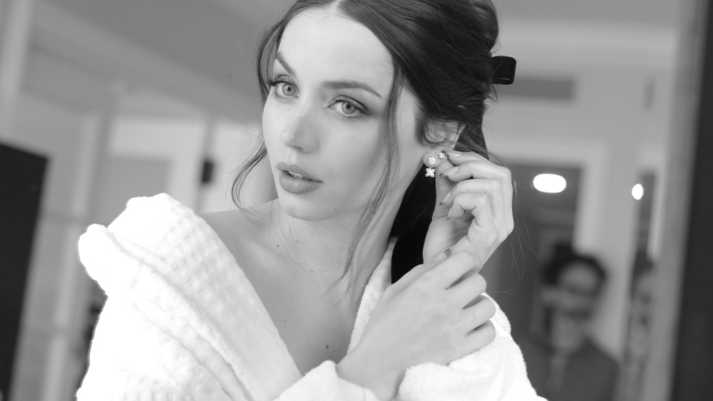 Ana de Armas before the SAG Awards