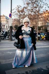 Street style at Paris Fashion Week Fall 2023