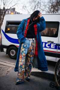 Street style at Paris Fashion Week Fall 2023