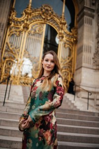 Street style at Paris Fashion Week Fall 2023