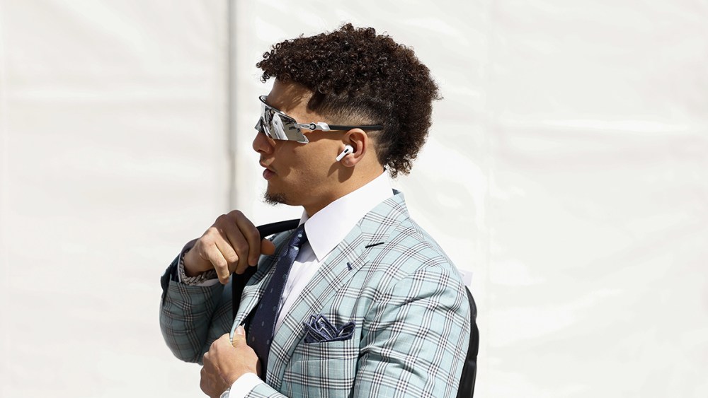 GLENDALE, AZ - FEBRUARY 12: Patrick Mahomes #15 of the Kansas City Chiefs arrives prior to Super Bowl LVII against the Philadelphia Eagles at State Farm Stadium on February 12, 2023 in Glendale, Arizona. (Photo by Kevin Sabitus/Getty Images)
