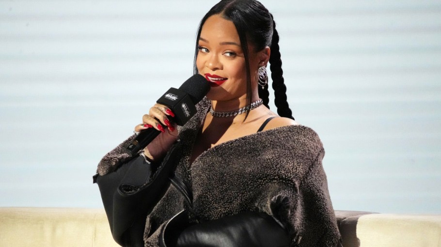 Rihanna's Lingerie Disruptor Believes in Fitting Room Technology